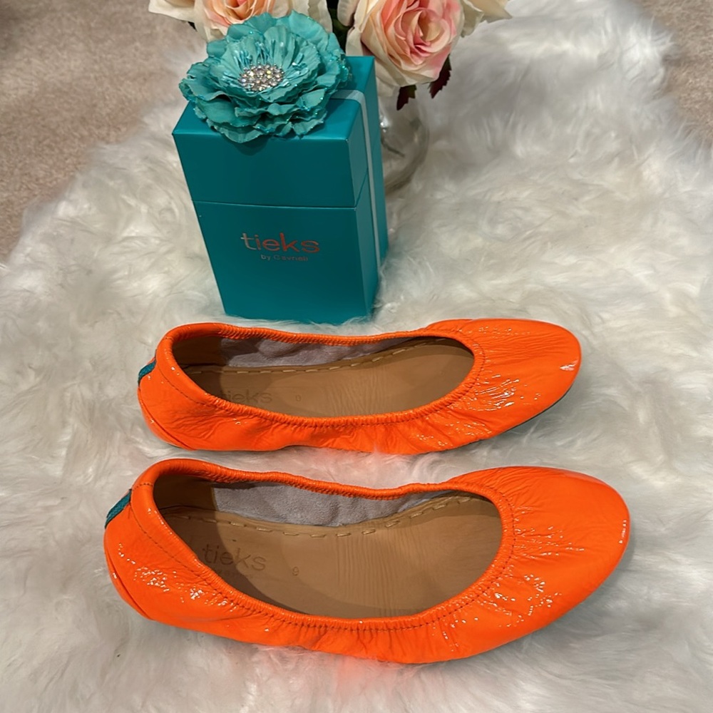 Tieks outrageous orange size 9